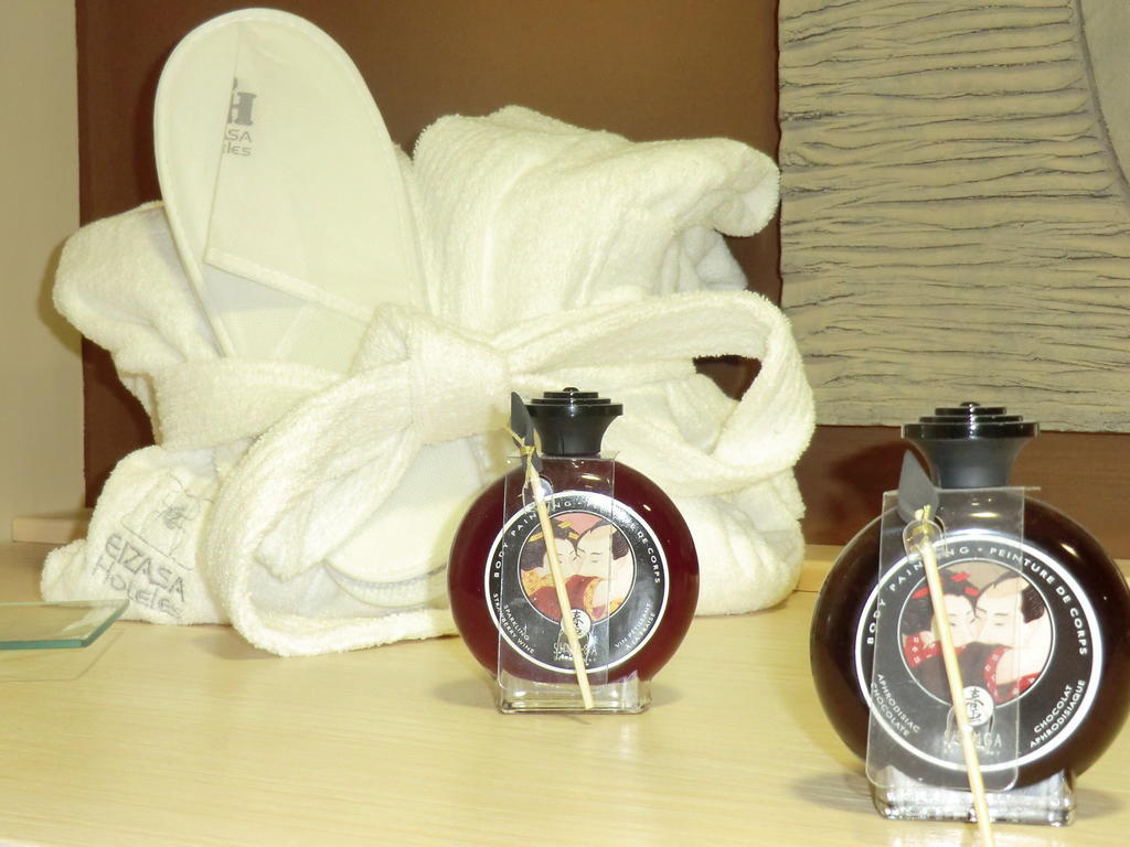 Hotel & Spa Real ฮากา ภายนอก รูปภาพ