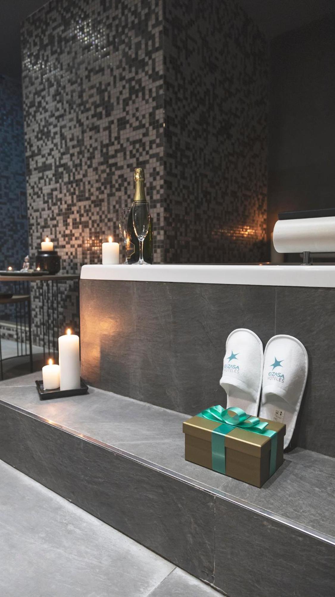 Hotel & Spa Real ฮากา ภายนอก รูปภาพ