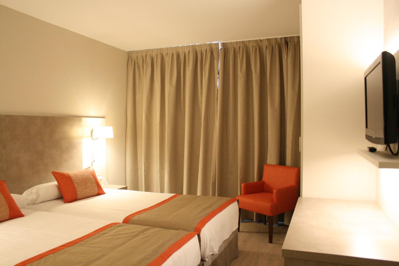 Hotel & Spa Real ฮากา ภายนอก รูปภาพ