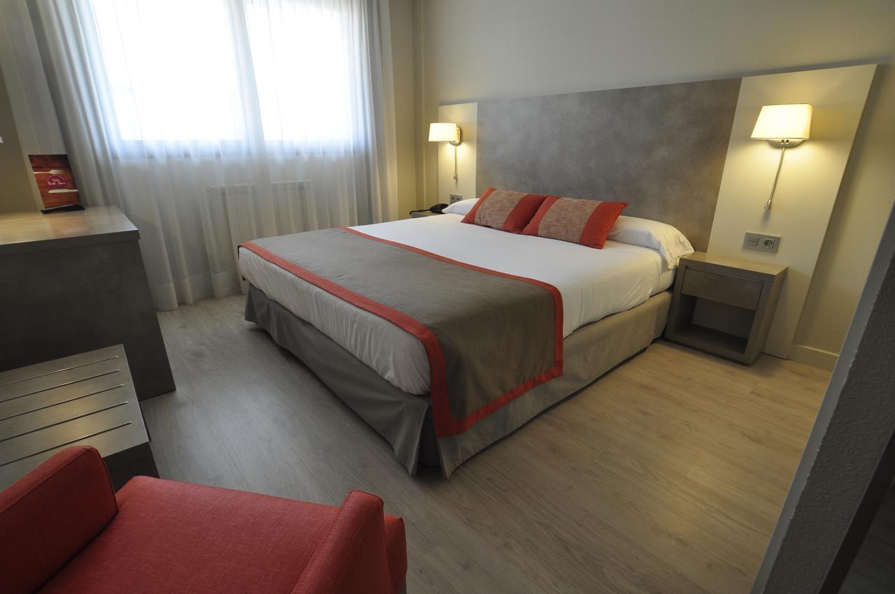 Hotel & Spa Real ฮากา ภายนอก รูปภาพ