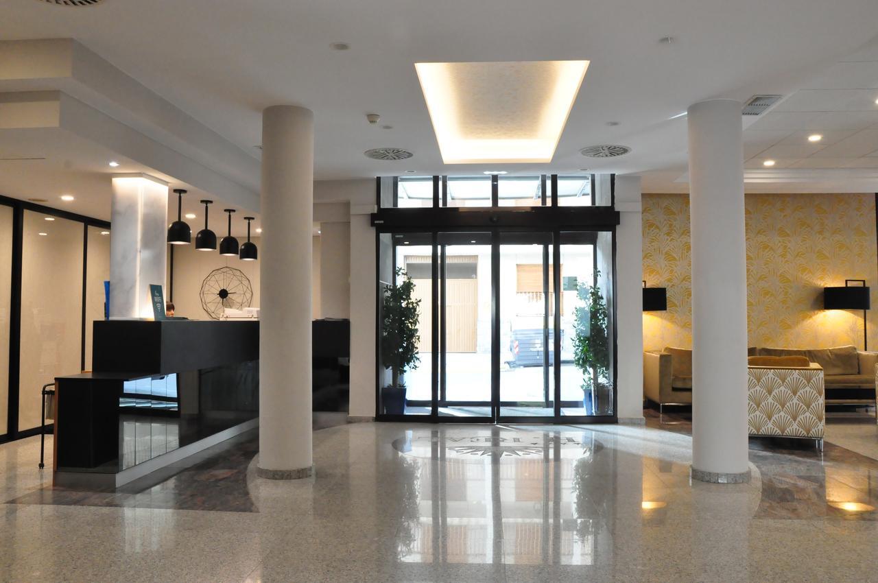Hotel & Spa Real ฮากา ภายนอก รูปภาพ